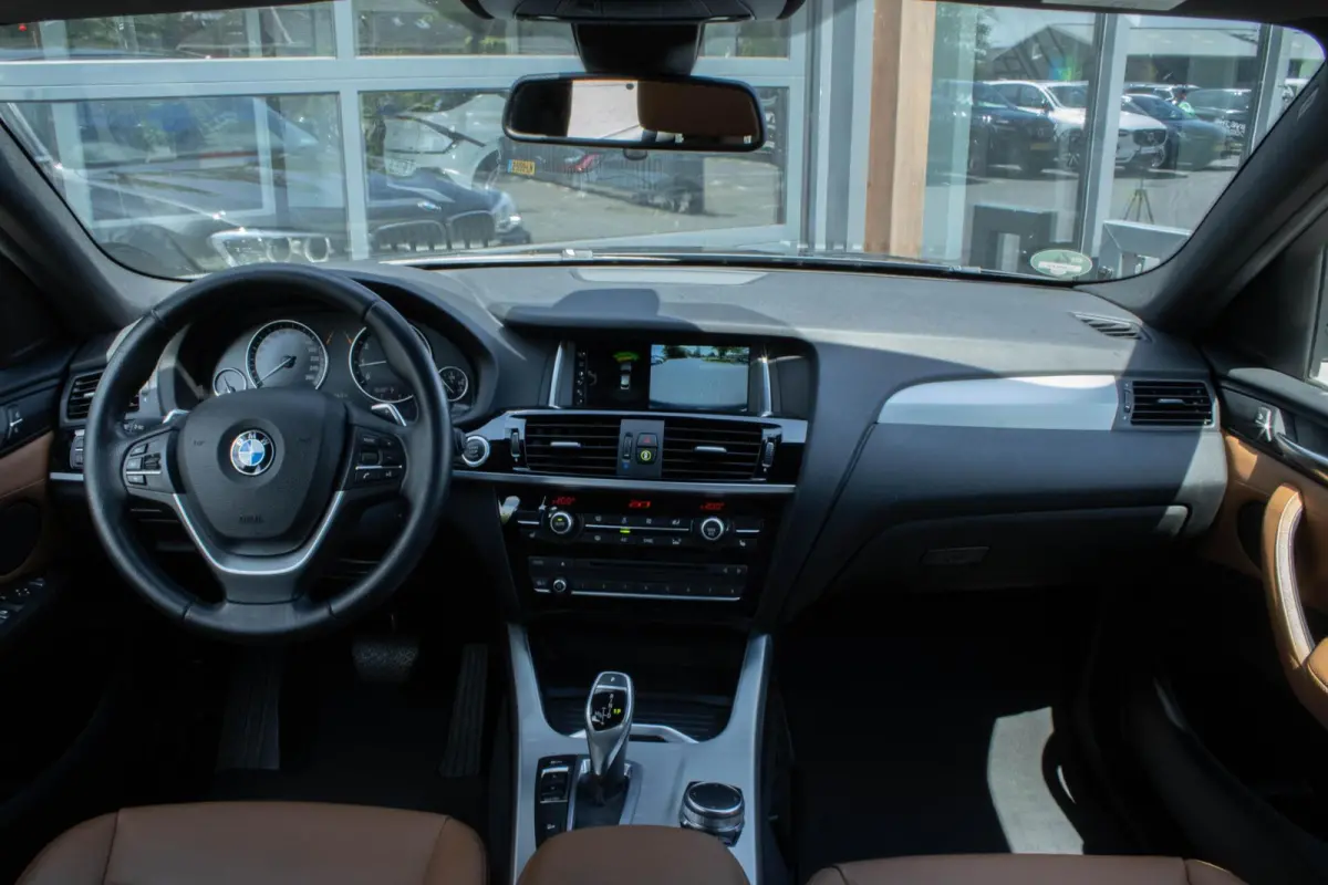 xDrive28i Centennial High Executive|Camera|Dodehoek|Leder|