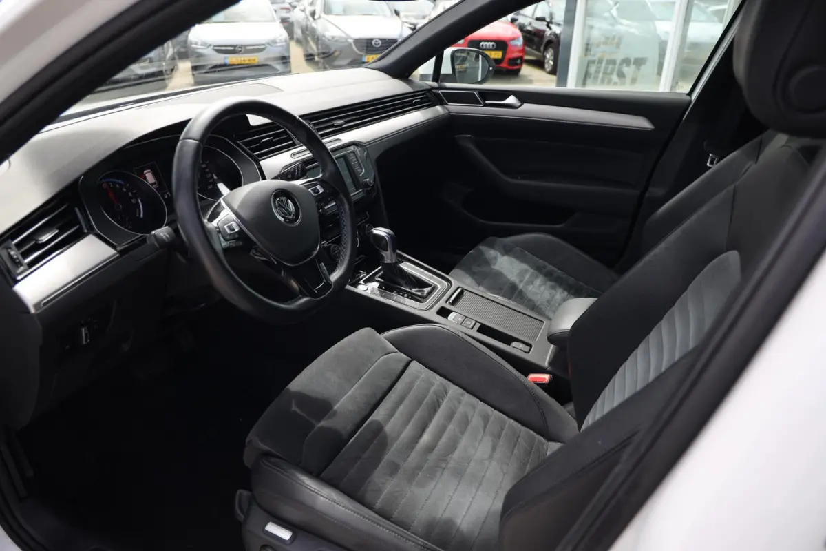 1.4 TSI GTE Connected Series Plus|Pano|Navi|Stoelverwarming|