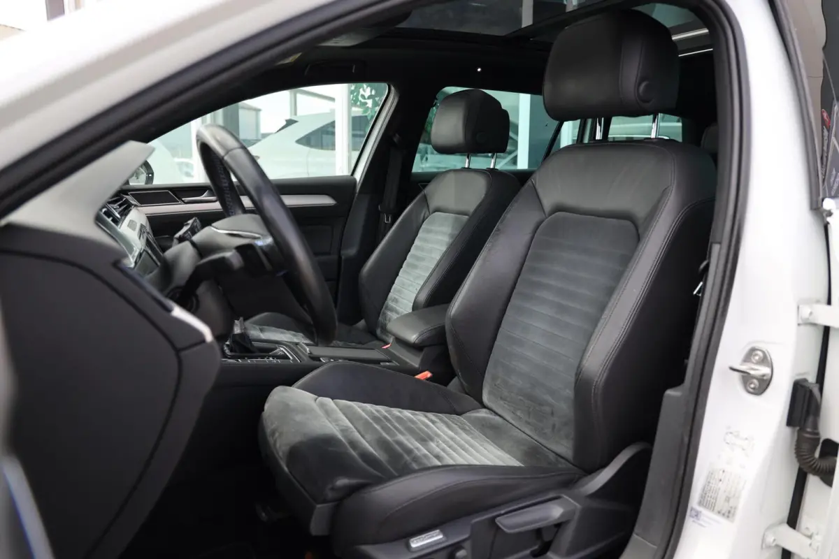 1.4 TSI GTE Connected Series Plus|Pano|Navi|Stoelverwarming|