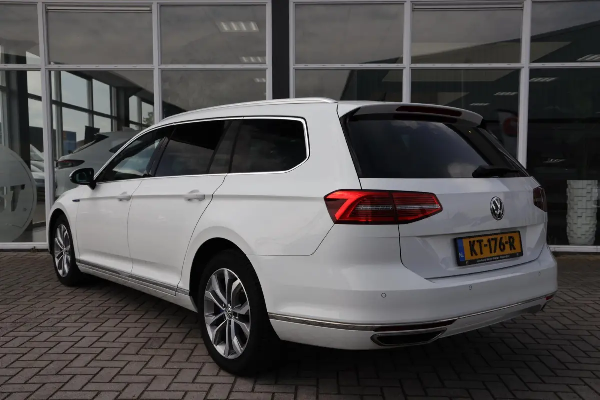 1.4 TSI GTE Connected Series Plus|Pano|Navi|Stoelverwarming|