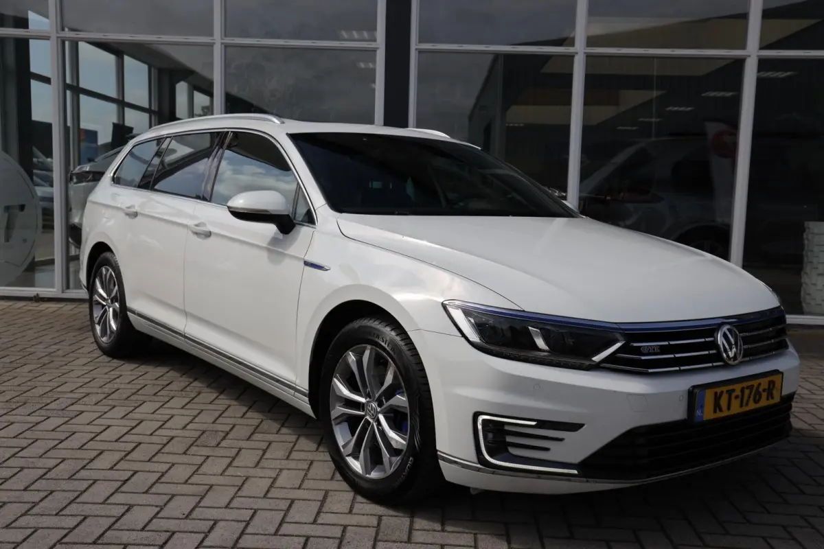 1.4 TSI GTE Connected Series Plus|Pano|Navi|Stoelverwarming|