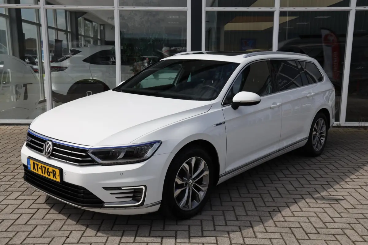 1.4 TSI GTE Connected Series Plus|Pano|Navi|Stoelverwarming|