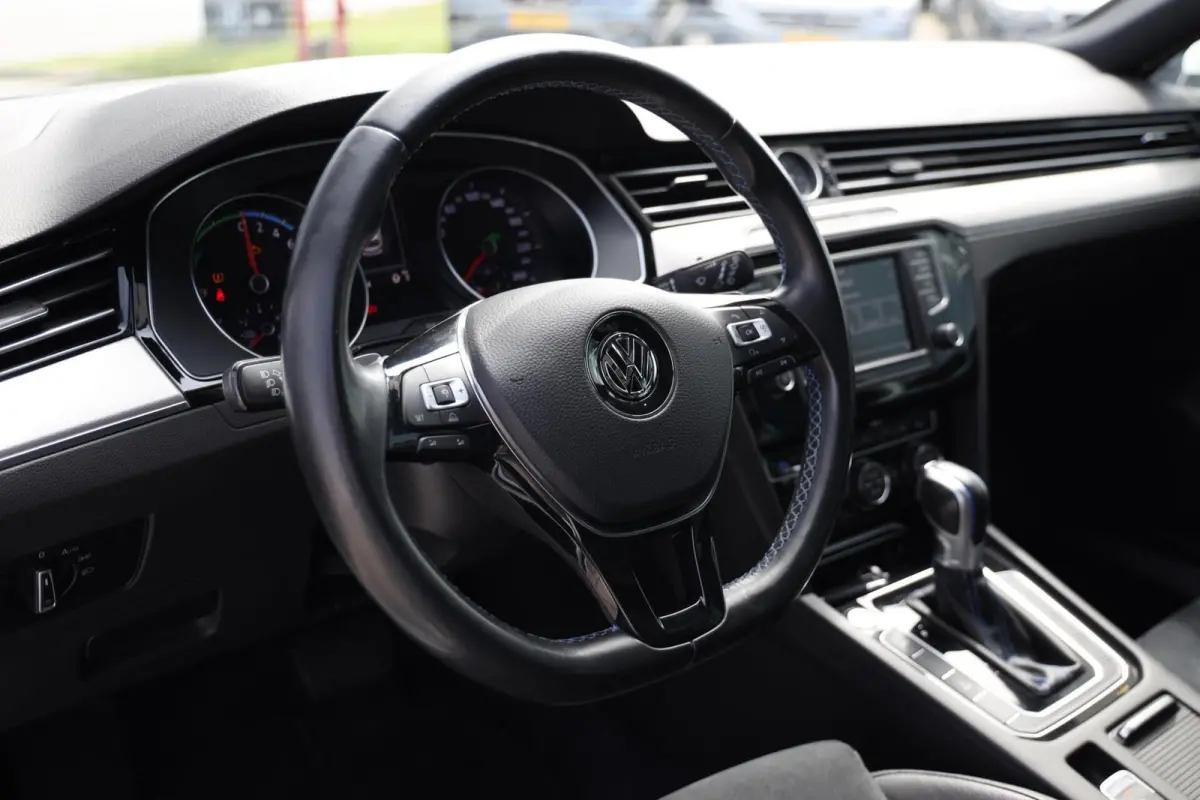 1.4 TSI GTE Connected Series Plus|Pano|Navi|Stoelverwarming|