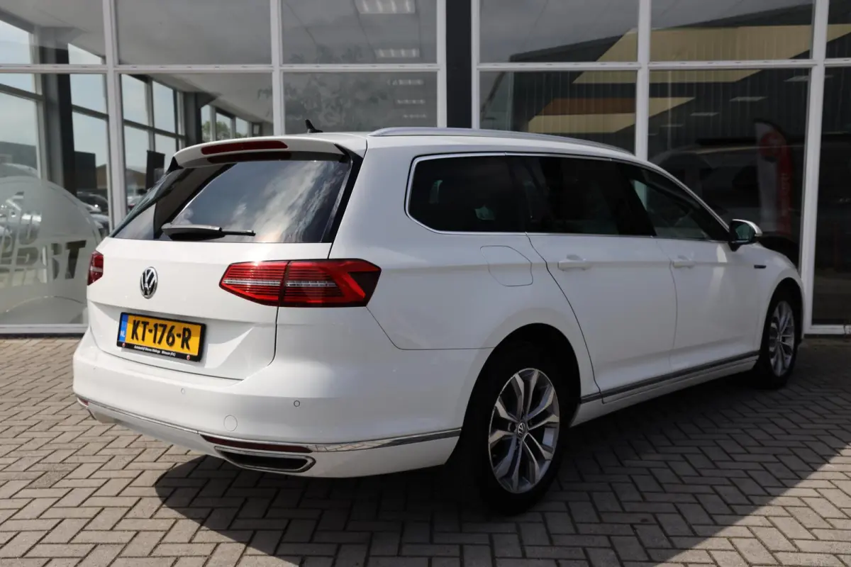 1.4 TSI GTE Connected Series Plus|Pano|Navi|Stoelverwarming|