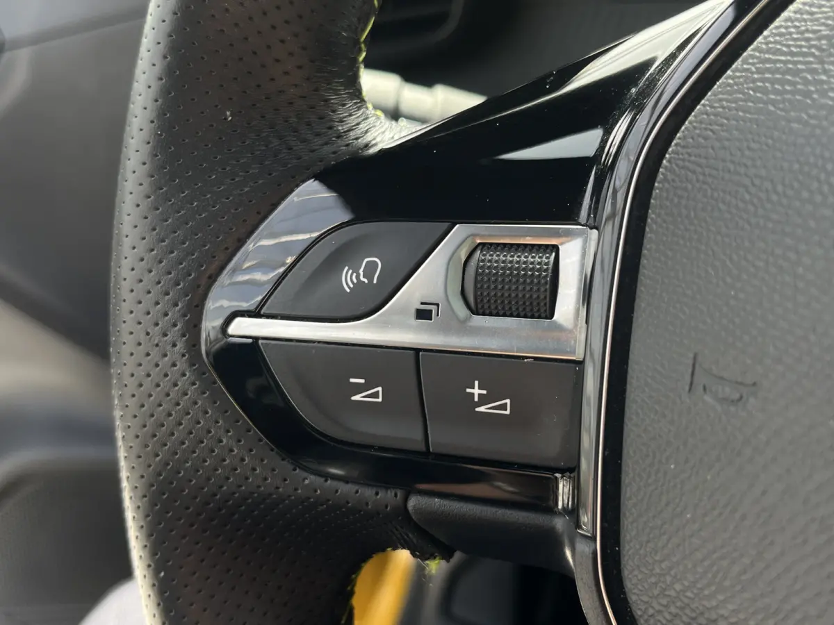 PureTech 100 GT | Panoramadak | Keyless | Adaptive Cruise Control | Stoelverwarming |