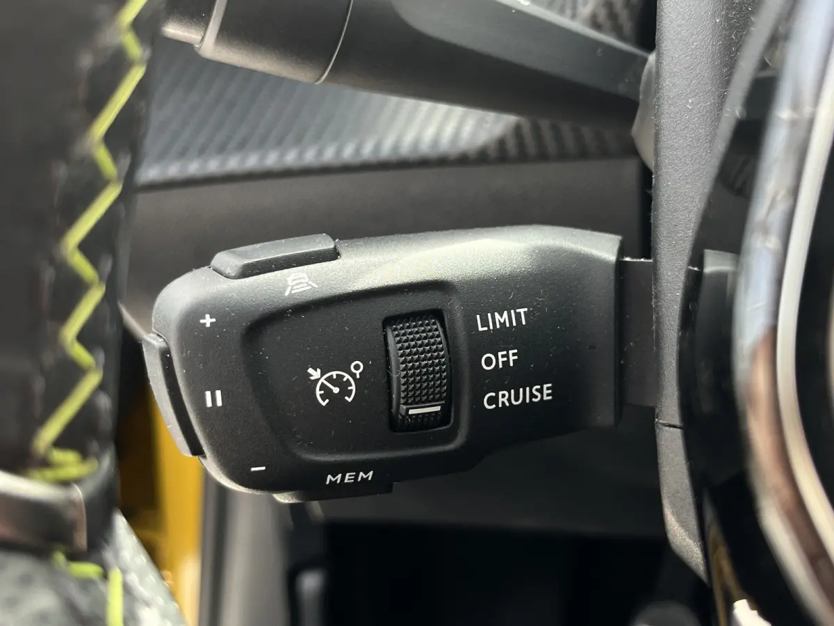 PureTech 100 GT | Panoramadak | Keyless | Adaptive Cruise Control | Stoelverwarming |