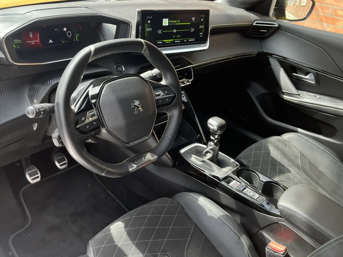 PureTech 100 GT | Panoramadak | Keyless | Adaptive Cruise Control | Stoelverwarming |