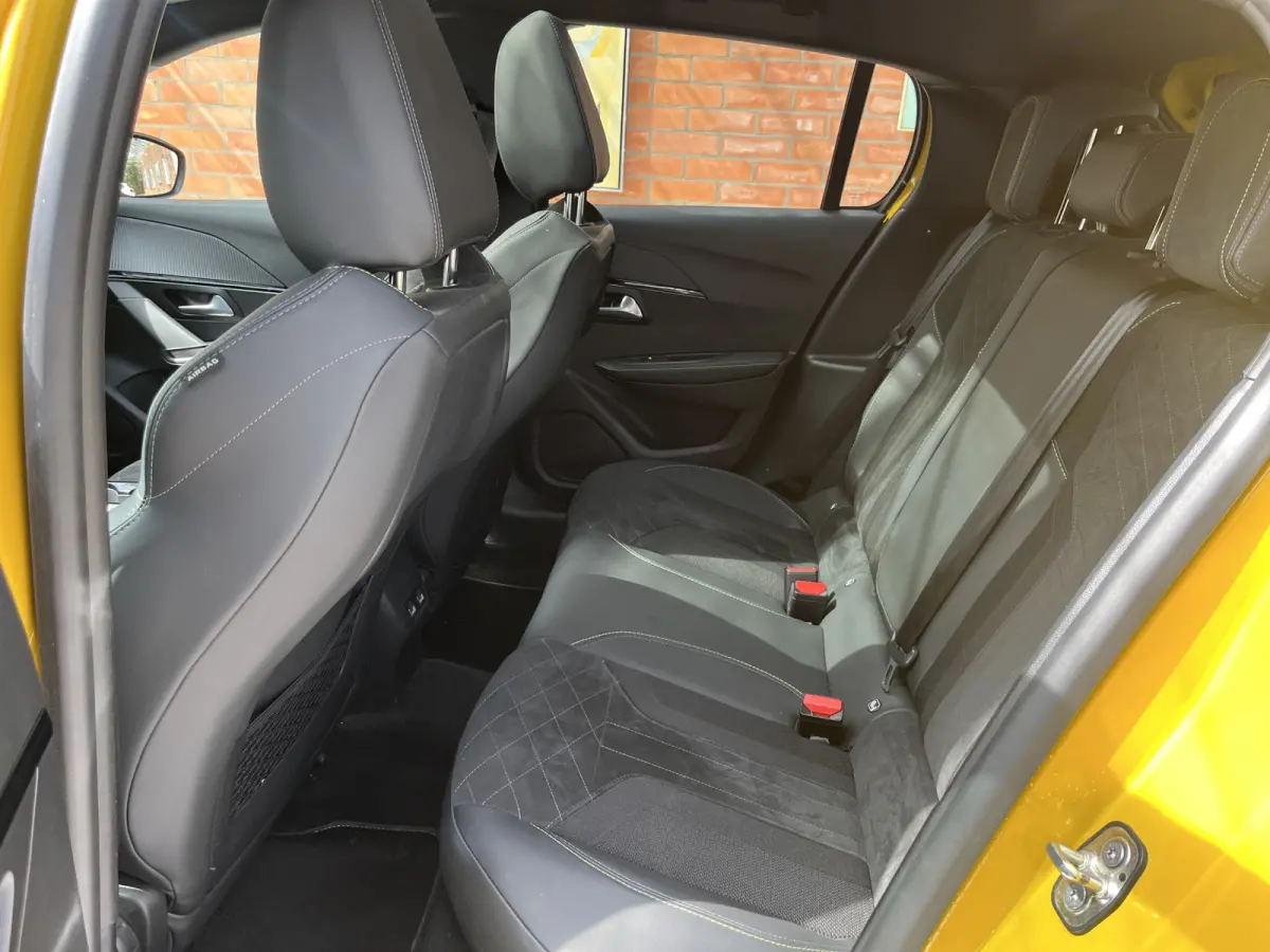 PureTech 100 GT | Panoramadak | Keyless | Adaptive Cruise Control | Stoelverwarming |