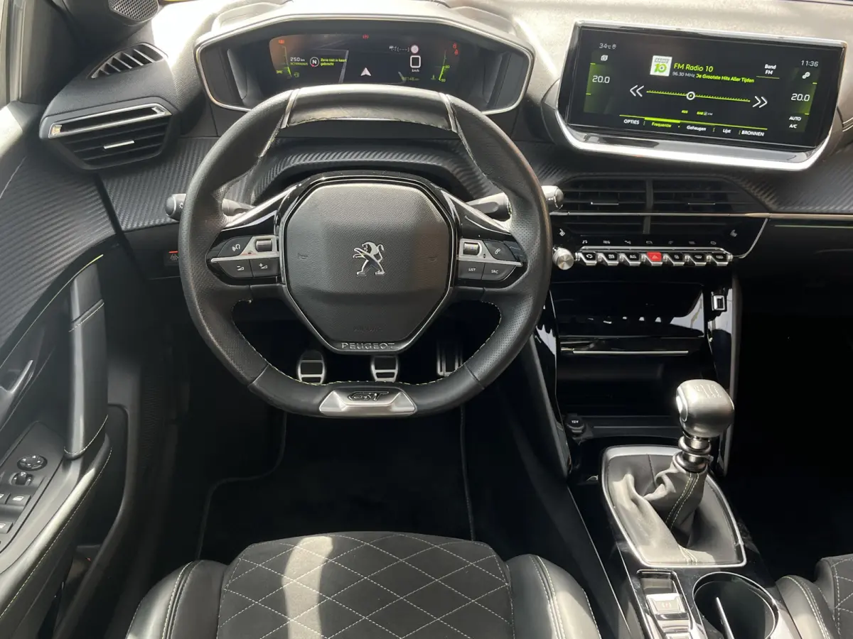 PureTech 100 GT | Panoramadak | Keyless | Adaptive Cruise Control | Stoelverwarming |