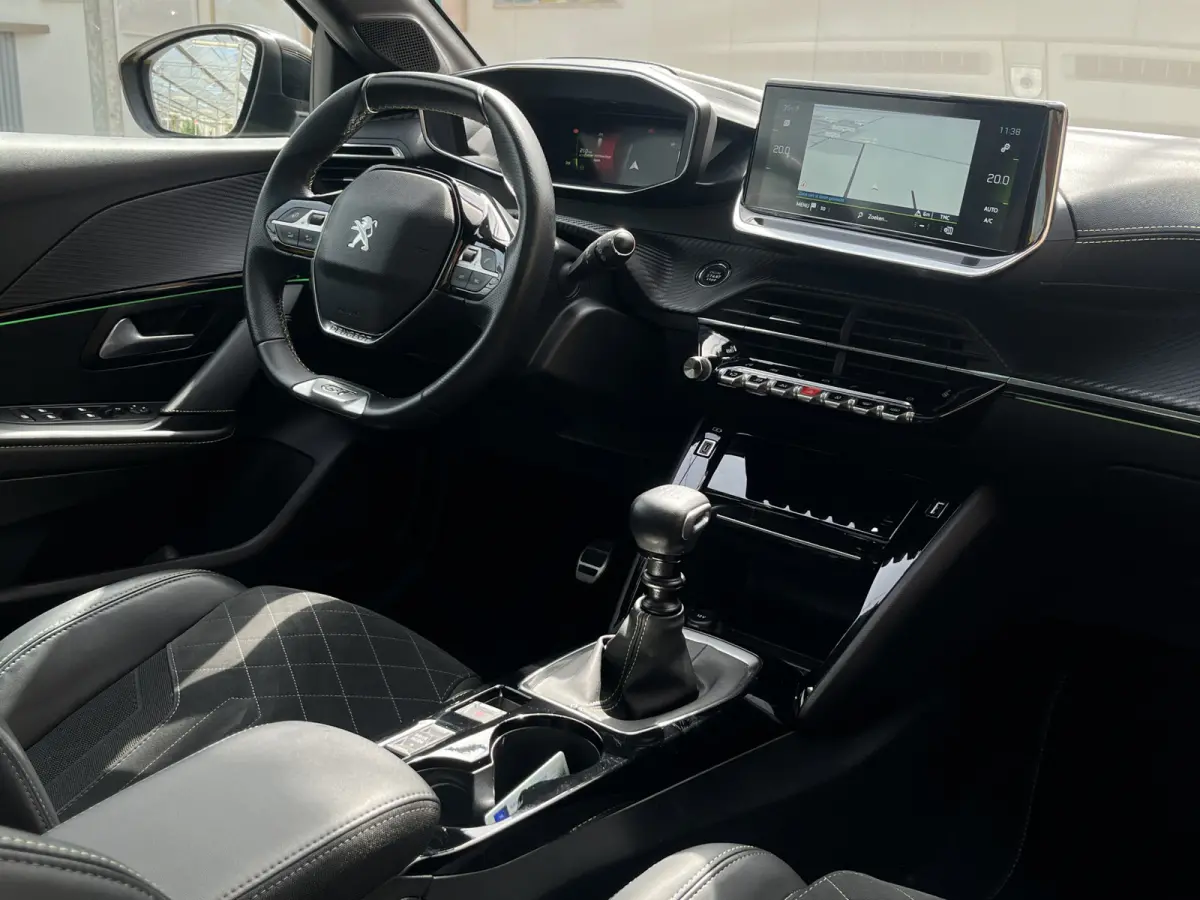 PureTech 100 GT | Panoramadak | Keyless | Adaptive Cruise Control | Stoelverwarming |