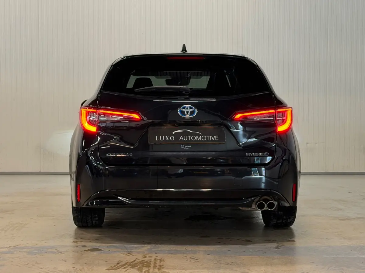 2.0 Hybrid Dynamic | CAMERA | LED | BLACK OPTIC | MILD HYBRIDE