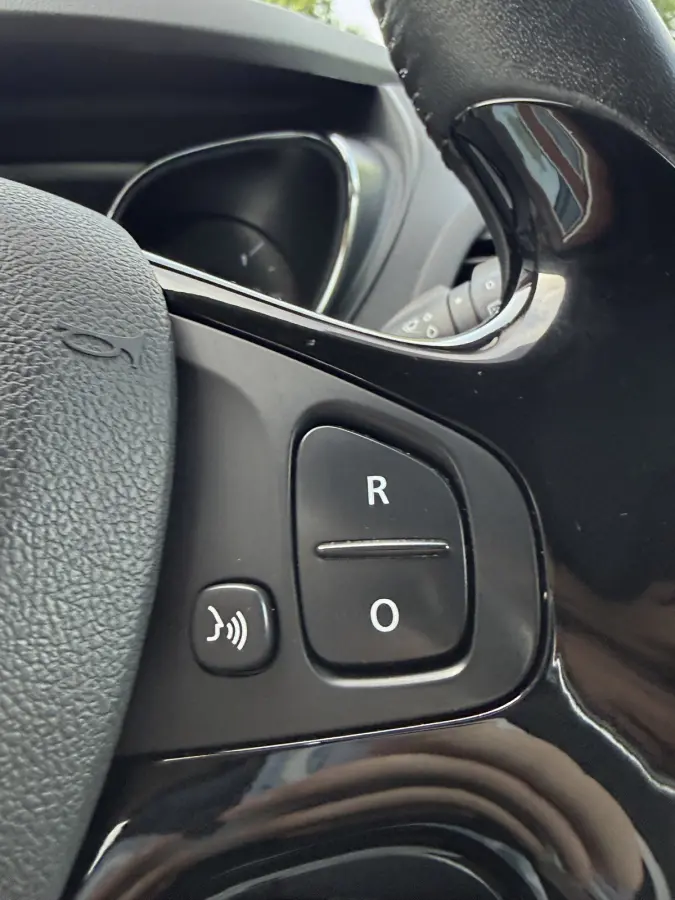Captur. 0.9 TCe Limited | NAVI | TREKHAAK | CRUISE | HOGE INSTAP/ZIT |