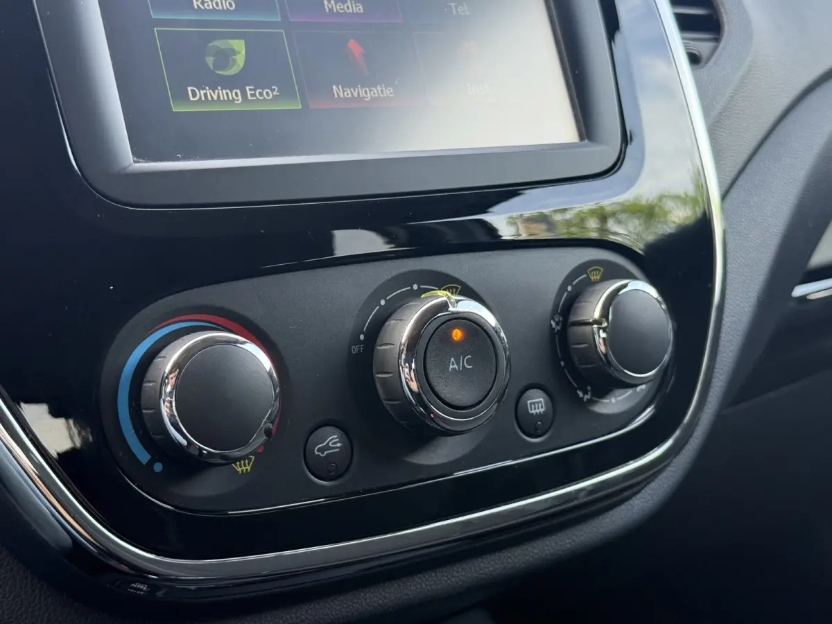 Captur. 0.9 TCe Limited | NAVI | TREKHAAK | CRUISE | HOGE INSTAP/ZIT |