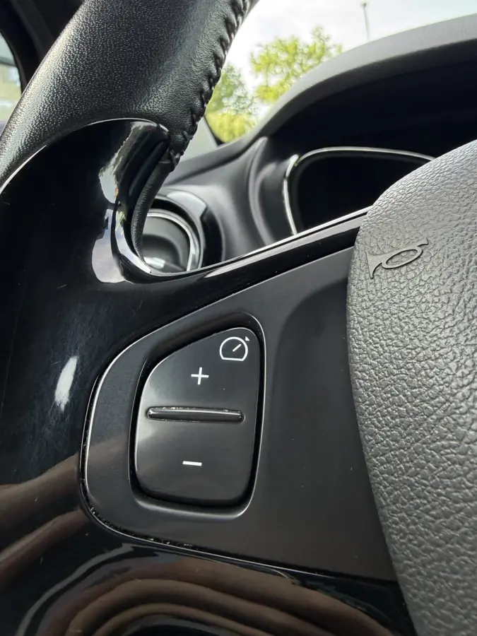 Captur. 0.9 TCe Limited | NAVI | TREKHAAK | CRUISE | HOGE INSTAP/ZIT |