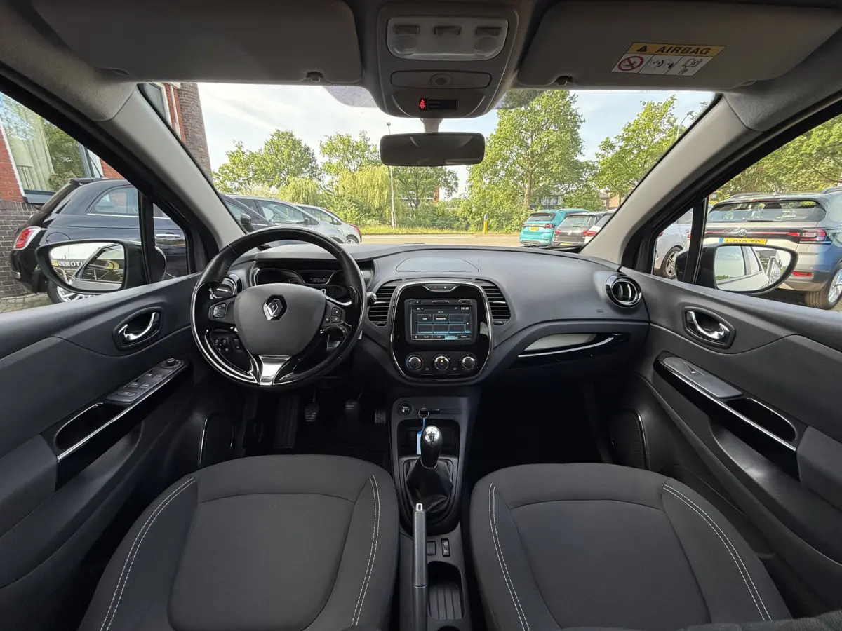 Captur. 0.9 TCe Limited | NAVI | TREKHAAK | CRUISE | HOGE INSTAP/ZIT |