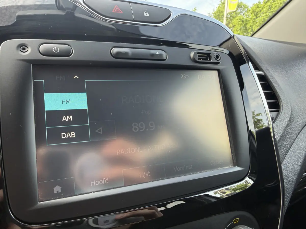 Captur. 0.9 TCe Limited | NAVI | TREKHAAK | CRUISE | HOGE INSTAP/ZIT |