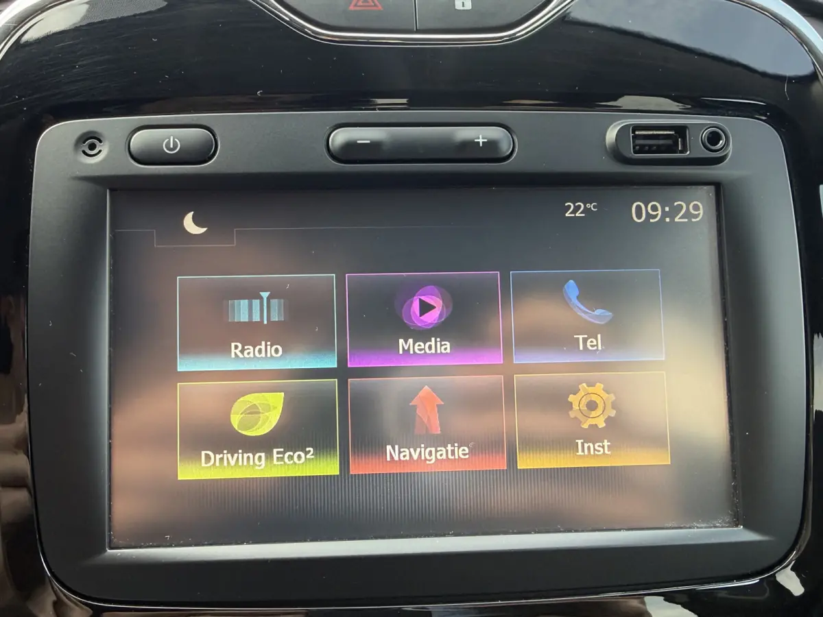 Captur. 0.9 TCe Limited | NAVI | TREKHAAK | CRUISE | HOGE INSTAP/ZIT |