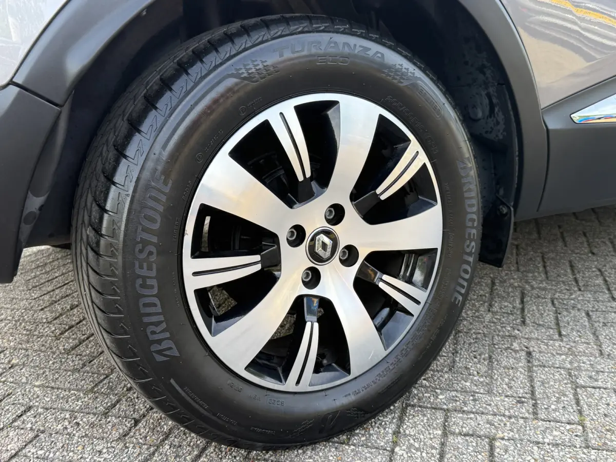 Captur. 0.9 TCe Limited | NAVI | TREKHAAK | CRUISE | HOGE INSTAP/ZIT |