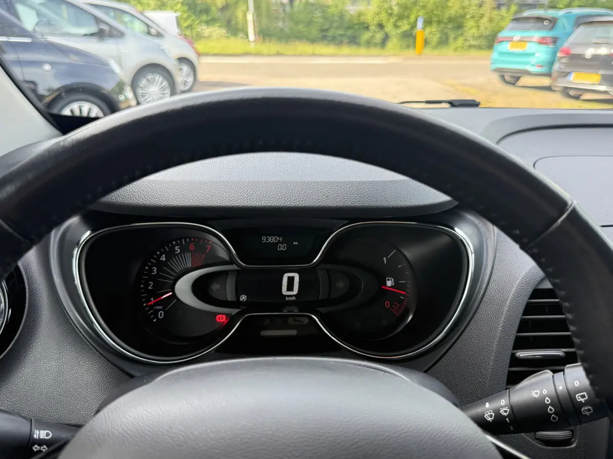 Captur. 0.9 TCe Limited | NAVI | TREKHAAK | CRUISE | HOGE INSTAP/ZIT |