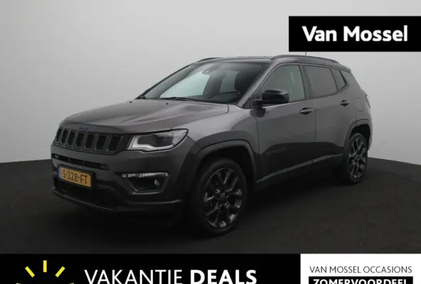 4xe 240 Plug-in Hybrid S | Camera | Navigatie | 19" Lichtmetalen velgen | Stoelverwarming | Leder