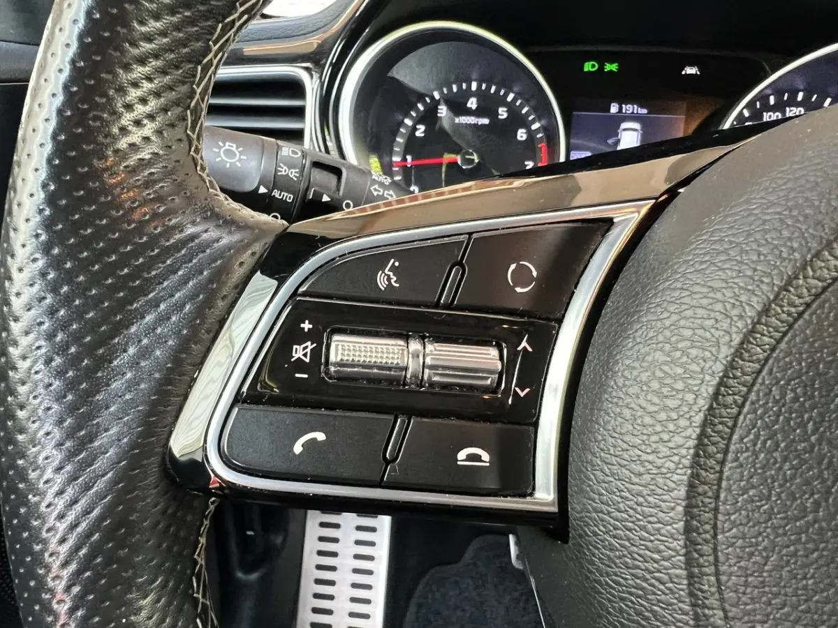 1.4 T-GDI GT-Line 4x NEW-BANDEN.LED.CAM.NAVI.VOLL!