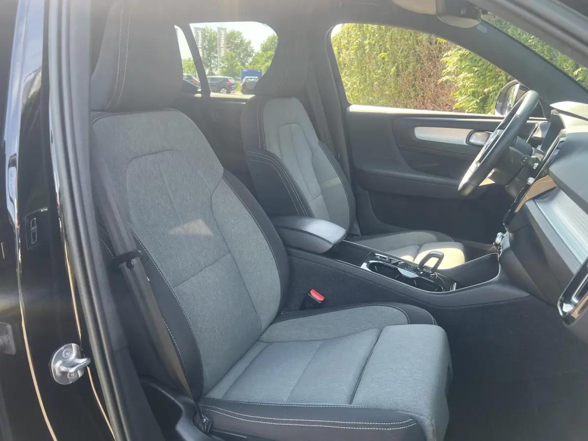 T5 Hybrid Plus Dark | 360 camera | Bliss | Harman kardon audio | Keyless | Cruise control |
