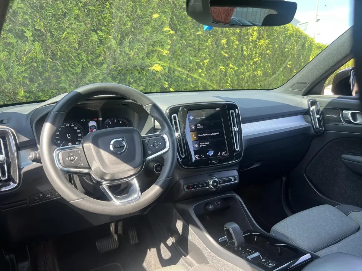 T5 Hybrid Plus Dark | 360 camera | Bliss | Harman kardon audio | Keyless | Cruise control |