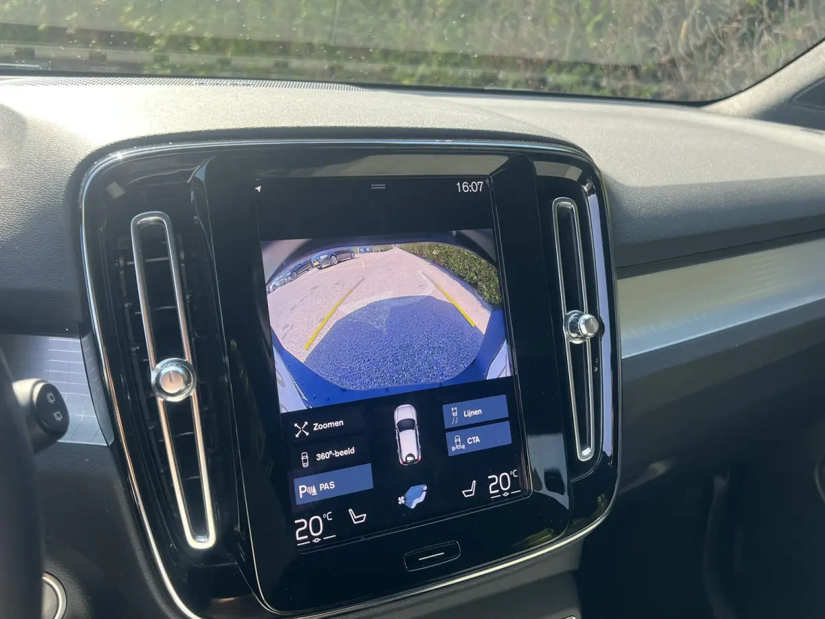 T5 Hybrid Plus Dark | 360 camera | Bliss | Harman kardon audio | Keyless | Cruise control |