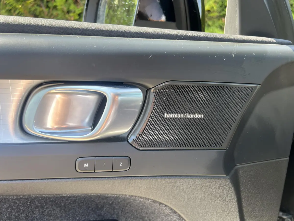 T5 Hybrid Plus Dark | 360 camera | Bliss | Harman kardon audio | Keyless | Cruise control |