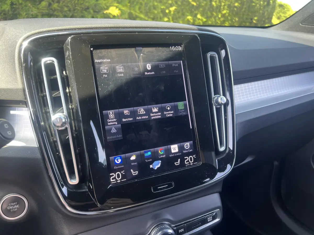 T5 Hybrid Plus Dark | 360 camera | Bliss | Harman kardon audio | Keyless | Cruise control |