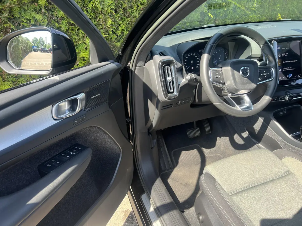 T5 Hybrid Plus Dark | 360 camera | Bliss | Harman kardon audio | Keyless | Cruise control |