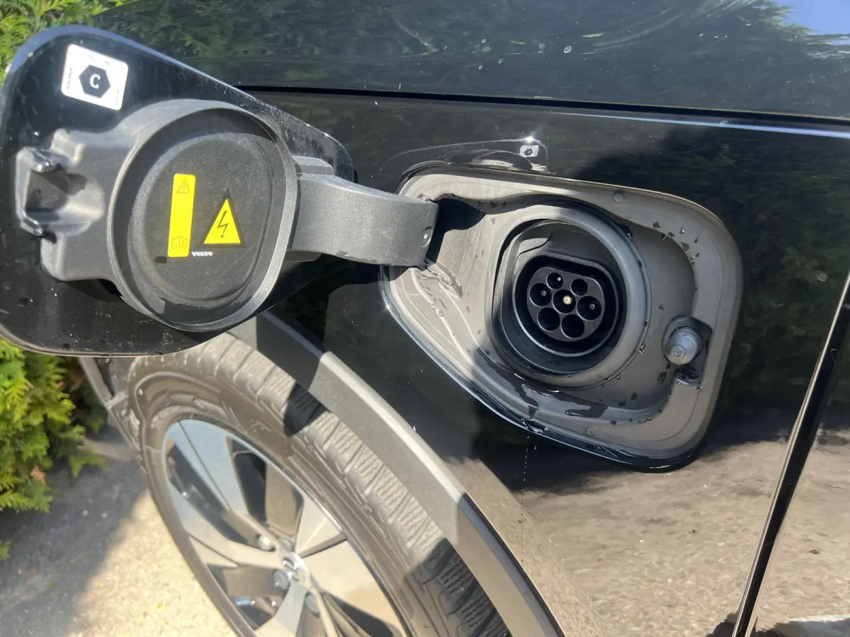 T5 Hybrid Plus Dark | 360 camera | Bliss | Harman kardon audio | Keyless | Cruise control |