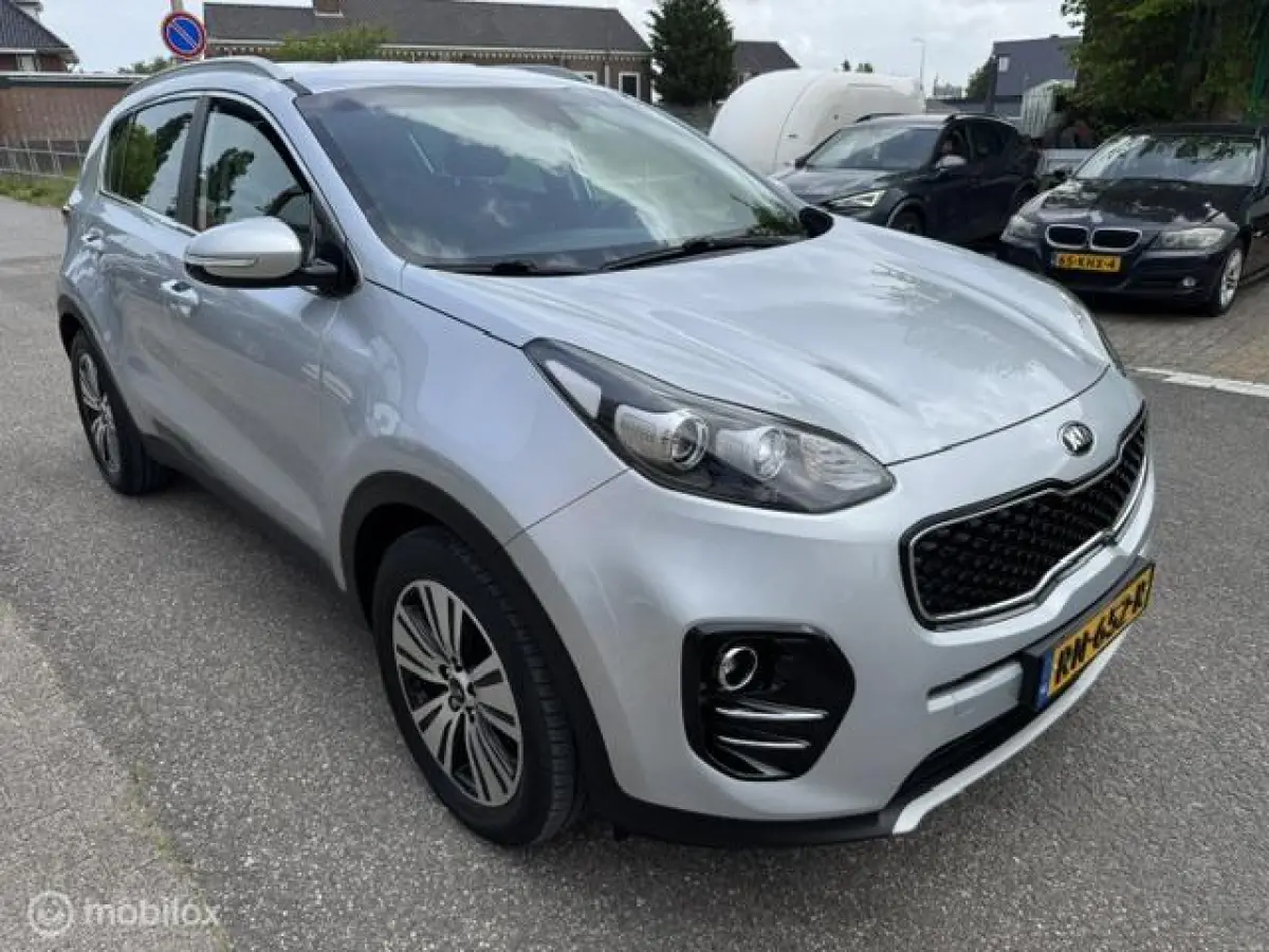 1.6 T-GDI DynamicLine , 1.900 trek gewicht , Navigatie , Camera achter + parkeerhulp , Trekhaak 13 polig , Cruise controle , Climate controle , dealer onderhouden