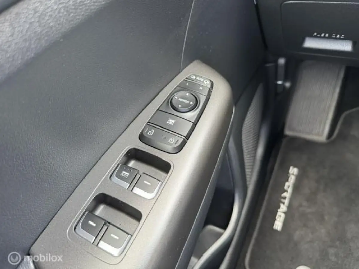 1.6 T-GDI DynamicLine , 1.900 trek gewicht , Navigatie , Camera achter + parkeerhulp , Trekhaak 13 polig , Cruise controle , Climate controle , dealer onderhouden