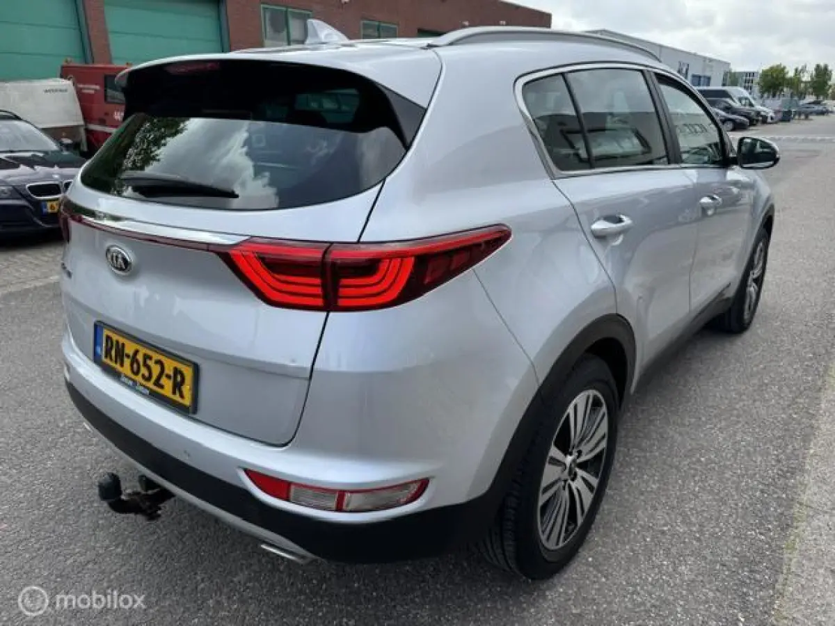 1.6 T-GDI DynamicLine , 1.900 trek gewicht , Navigatie , Camera achter + parkeerhulp , Trekhaak 13 polig , Cruise controle , Climate controle , dealer onderhouden