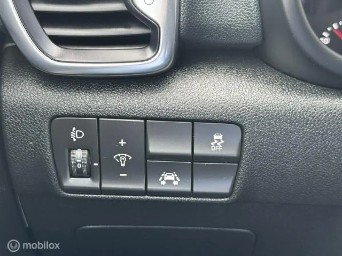 1.6 T-GDI DynamicLine , 1.900 trek gewicht , Navigatie , Camera achter + parkeerhulp , Trekhaak 13 polig , Cruise controle , Climate controle , dealer onderhouden
