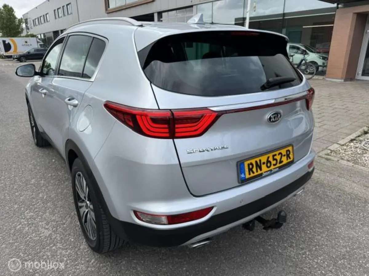 1.6 T-GDI DynamicLine , 1.900 trek gewicht , Navigatie , Camera achter + parkeerhulp , Trekhaak 13 polig , Cruise controle , Climate controle , dealer onderhouden