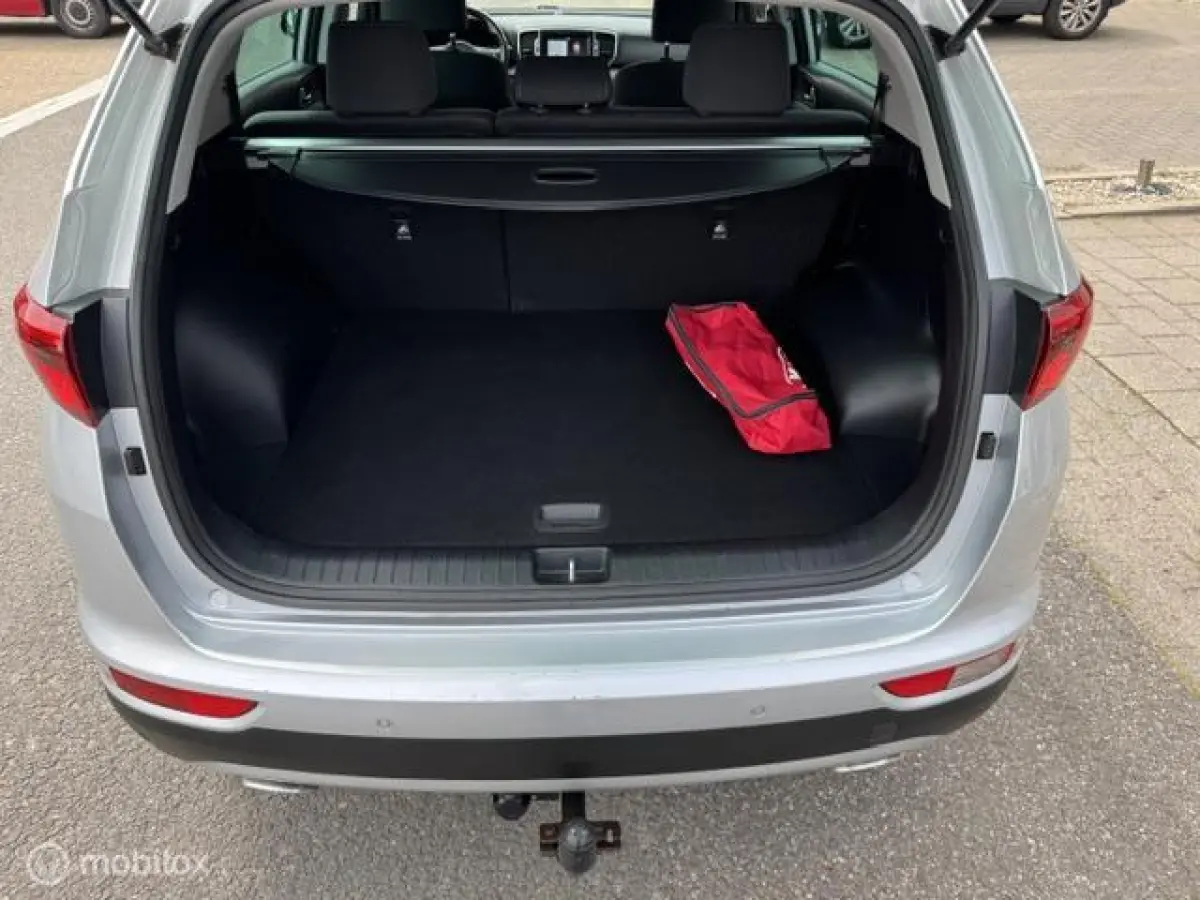 1.6 T-GDI DynamicLine , 1.900 trek gewicht , Navigatie , Camera achter + parkeerhulp , Trekhaak 13 polig , Cruise controle , Climate controle , dealer onderhouden