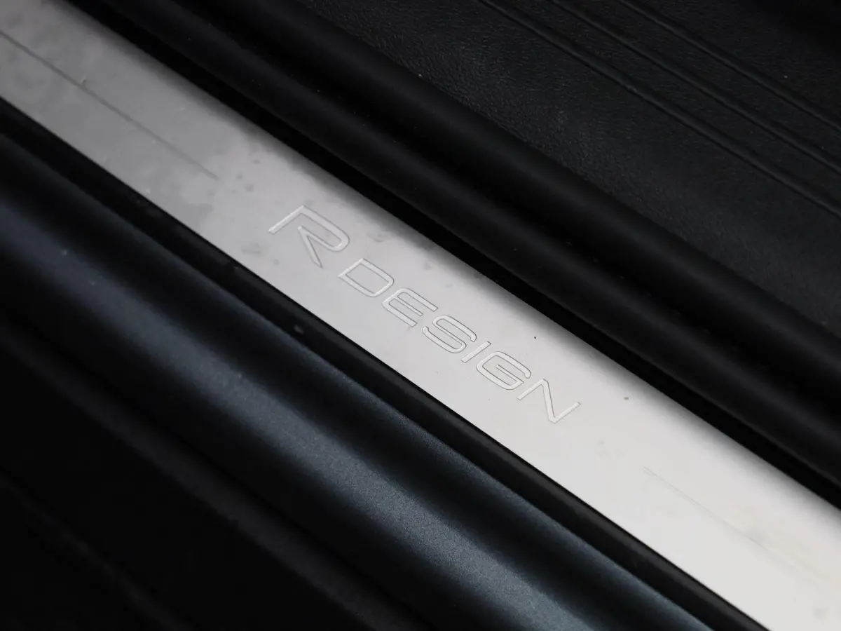 1.5 T3 R-Design | Camera | Parkeersensoren | Navigatie | Cruise Control |