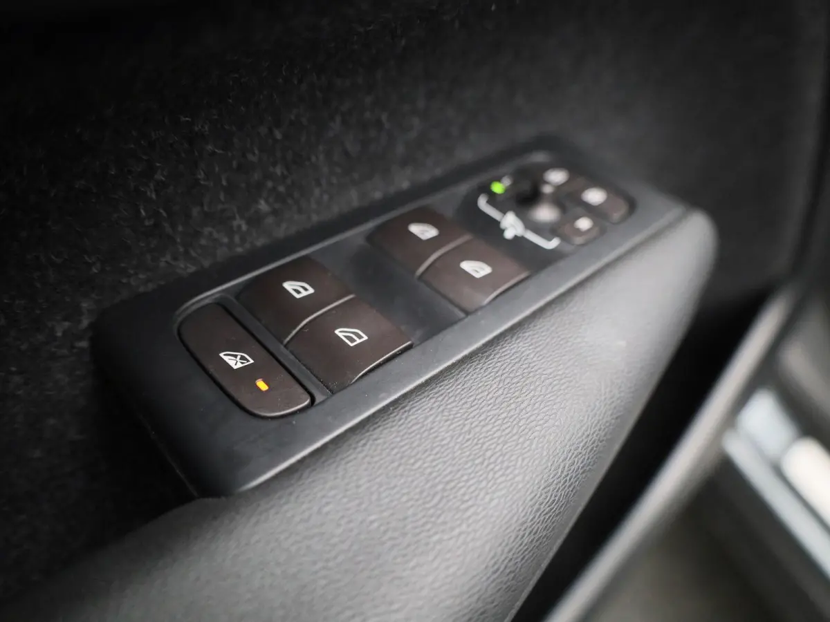1.5 T3 R-Design | Camera | Parkeersensoren | Navigatie | Cruise Control |