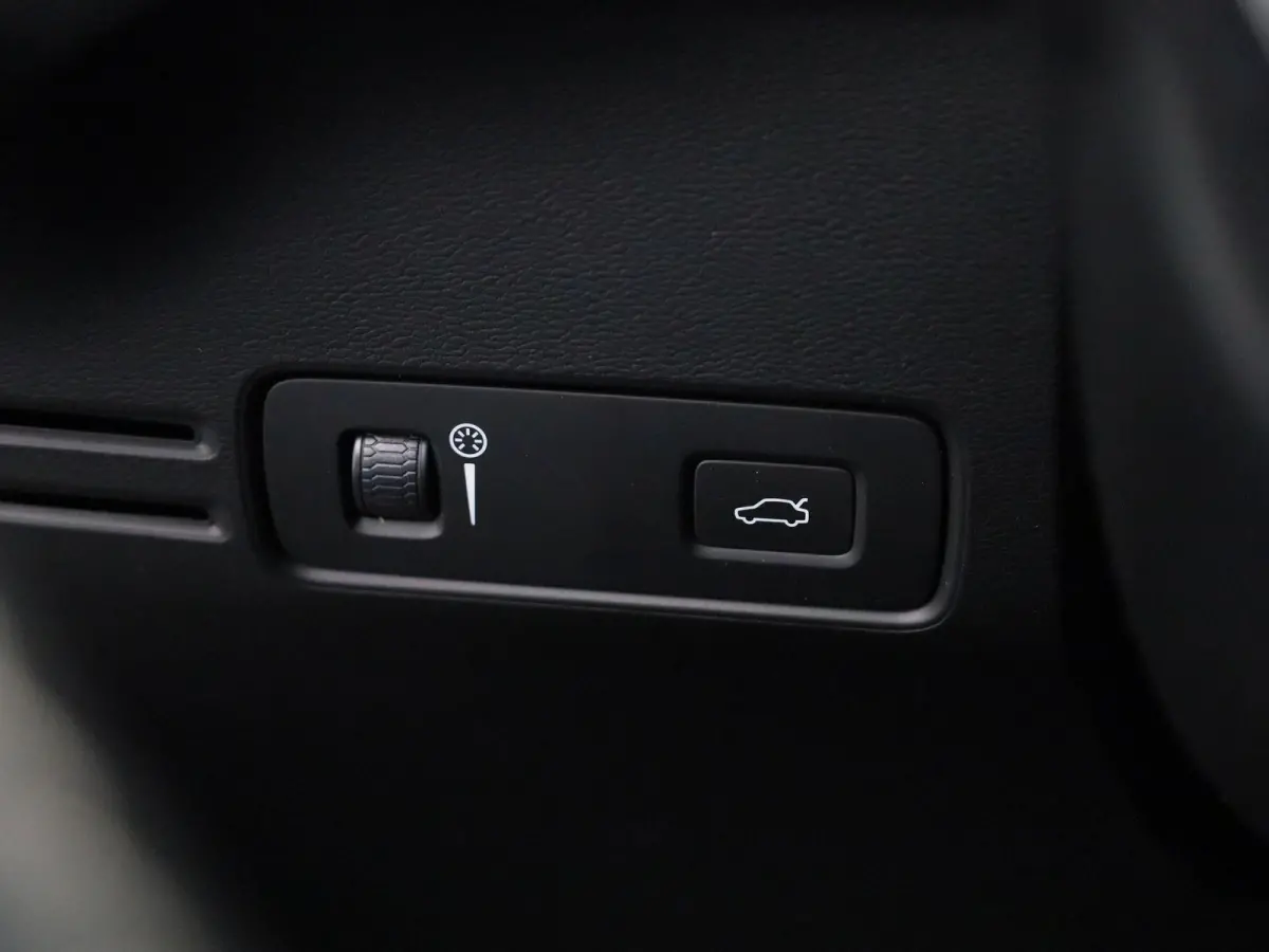 1.5 T3 R-Design | Camera | Parkeersensoren | Navigatie | Cruise Control |