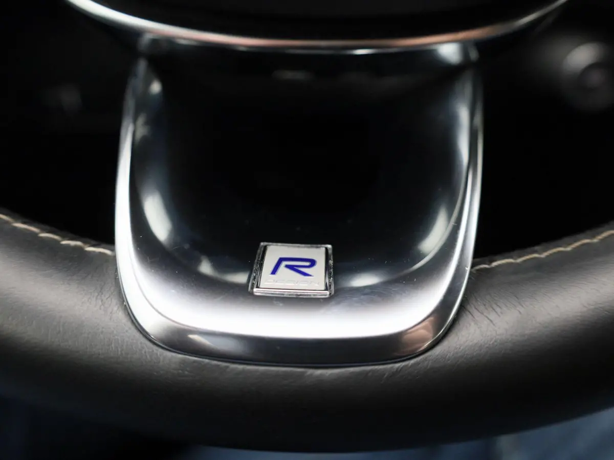 1.5 T3 R-Design | Camera | Parkeersensoren | Navigatie | Cruise Control |