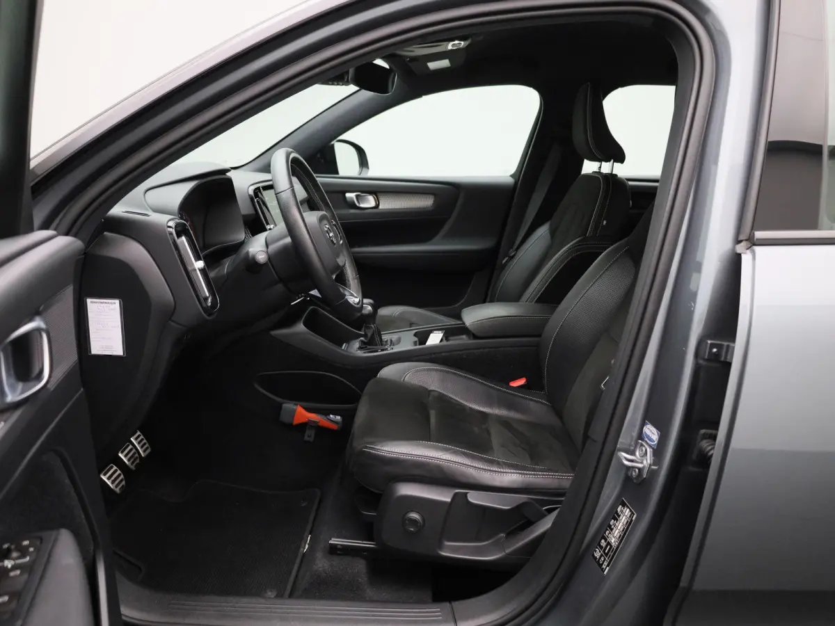 1.5 T3 R-Design | Camera | Parkeersensoren | Navigatie | Cruise Control |