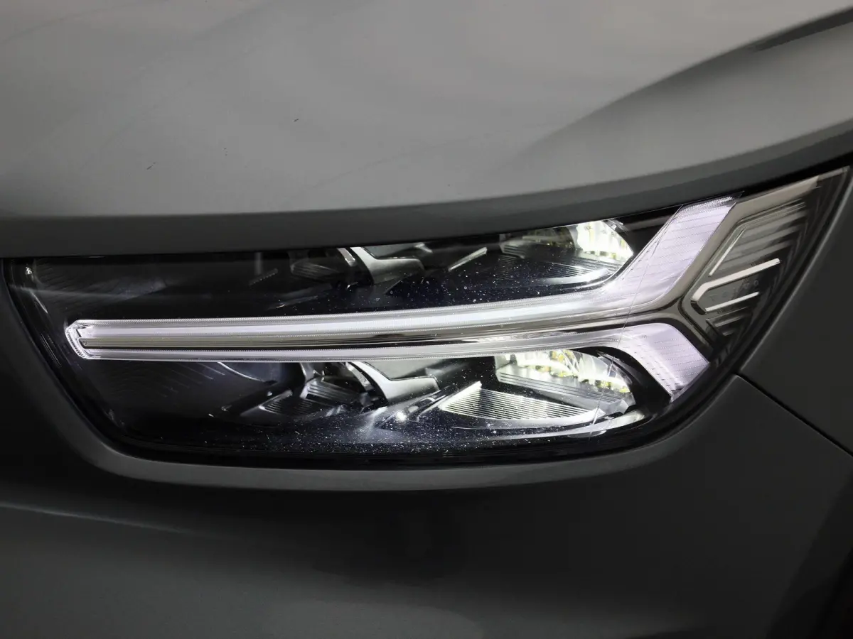 1.5 T3 R-Design | Camera | Parkeersensoren | Navigatie | Cruise Control |
