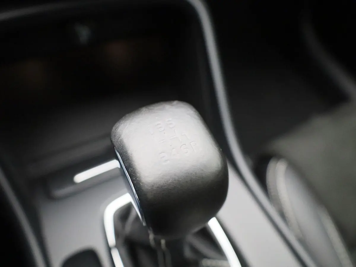 1.5 T3 R-Design | Camera | Parkeersensoren | Navigatie | Cruise Control |