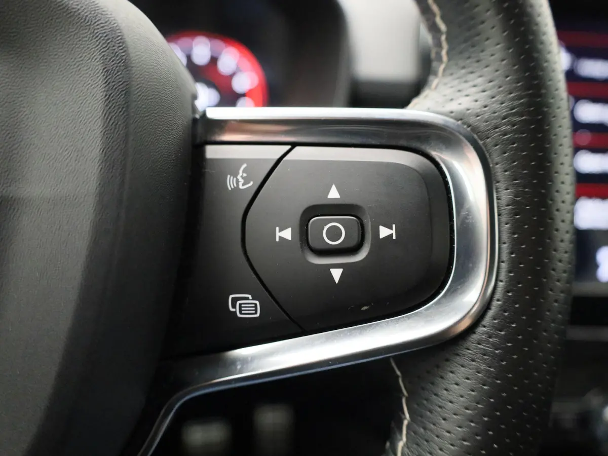 1.5 T3 R-Design | Camera | Parkeersensoren | Navigatie | Cruise Control |