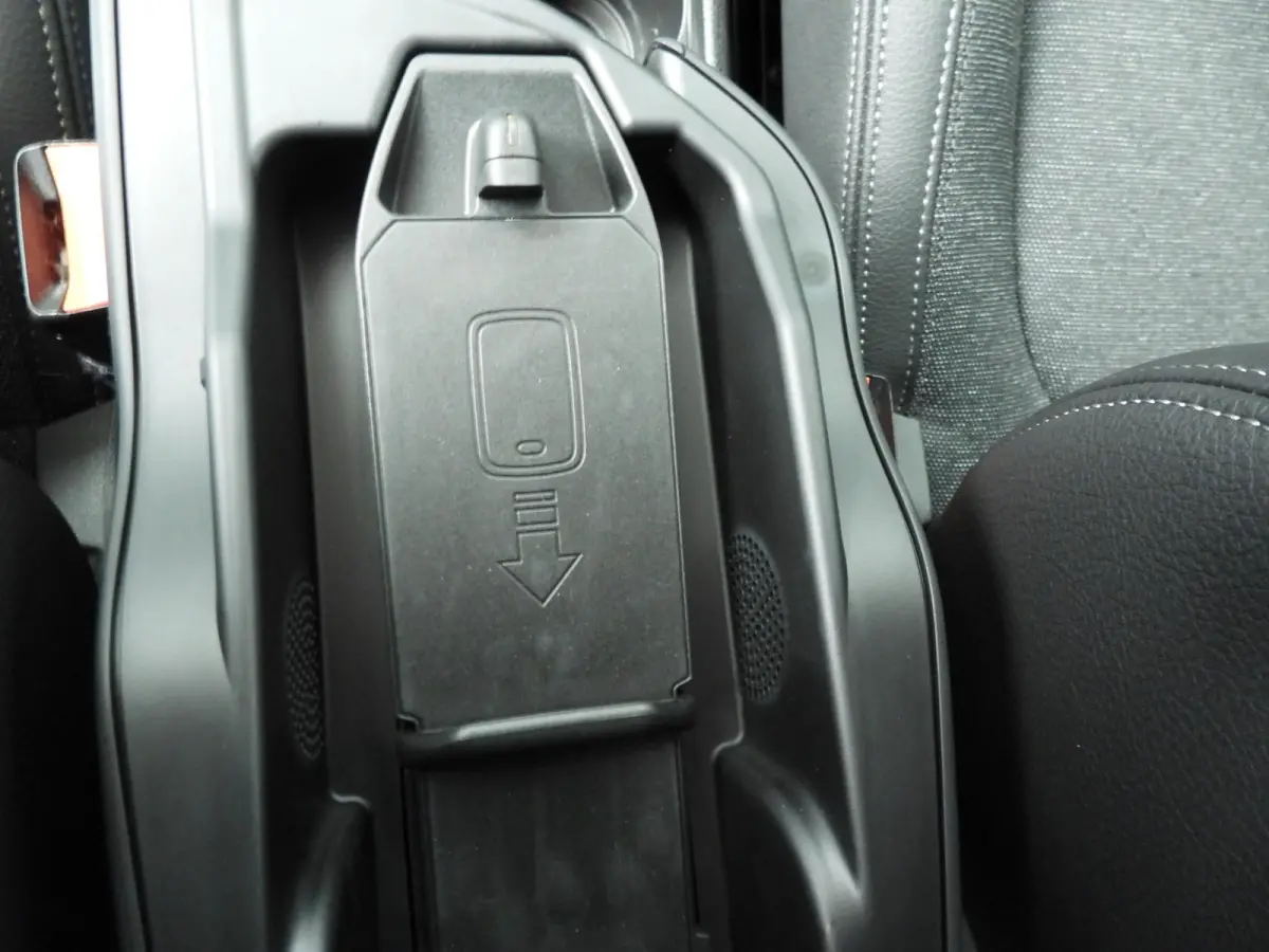 225xe | LED | Navigatie | Sportstoelen | Stoelverwarming | Keyles go | DAB | Hifi speakers | Alu 18 inch