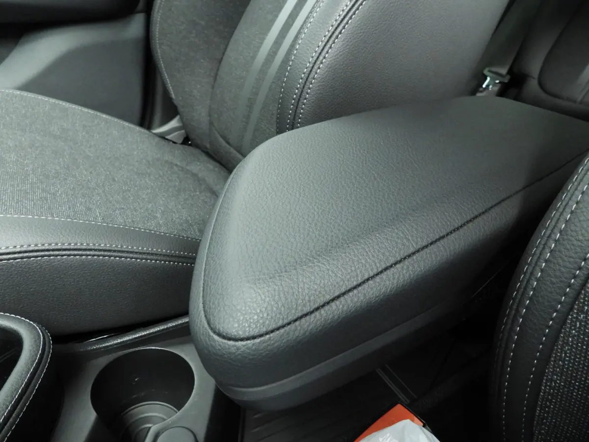 225xe | LED | Navigatie | Sportstoelen | Stoelverwarming | Keyles go | DAB | Hifi speakers | Alu 18 inch