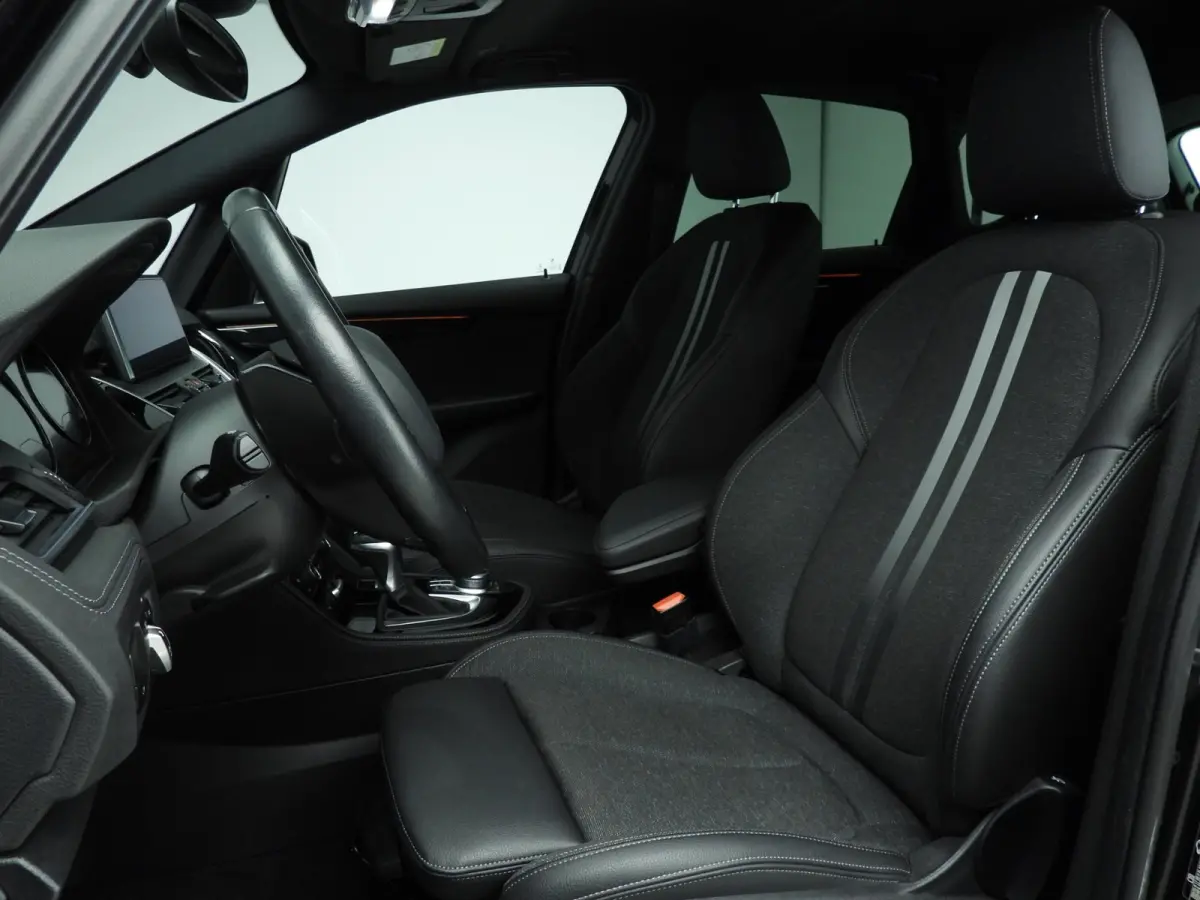 225xe | LED | Navigatie | Sportstoelen | Stoelverwarming | Keyles go | DAB | Hifi speakers | Alu 18 inch