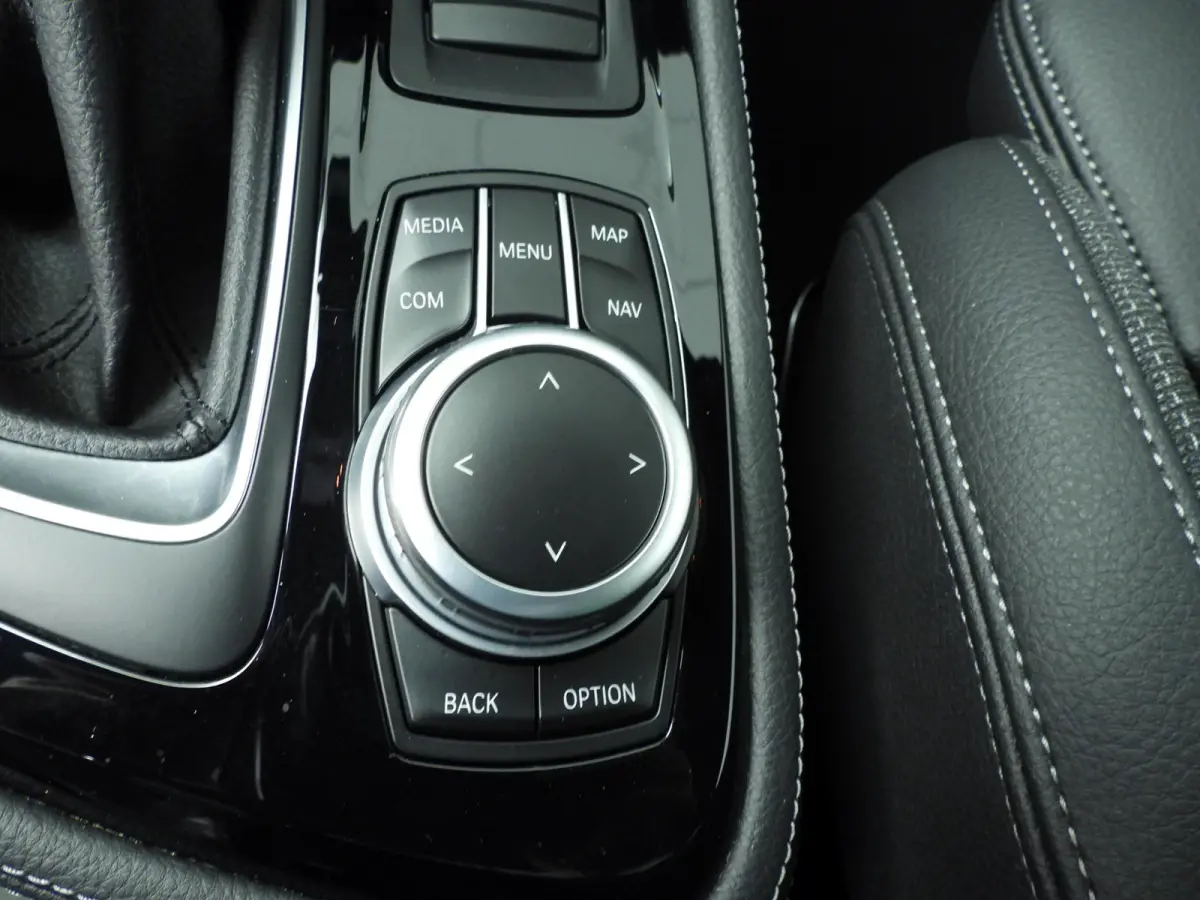 225xe | LED | Navigatie | Sportstoelen | Stoelverwarming | Keyles go | DAB | Hifi speakers | Alu 18 inch
